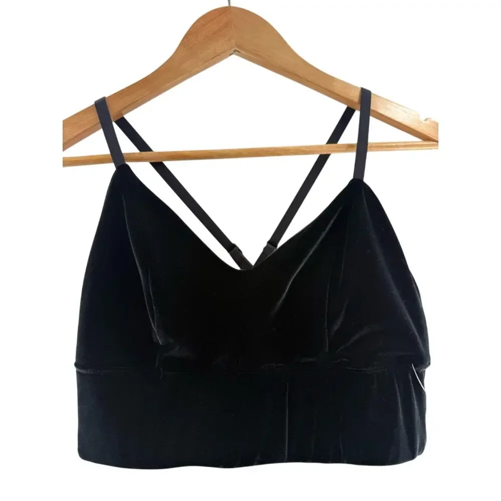 NWT Beyond Yoga Velvet Motion Bra Gym Cropped Top Black Workout Size Medium - Picture 2 of 14